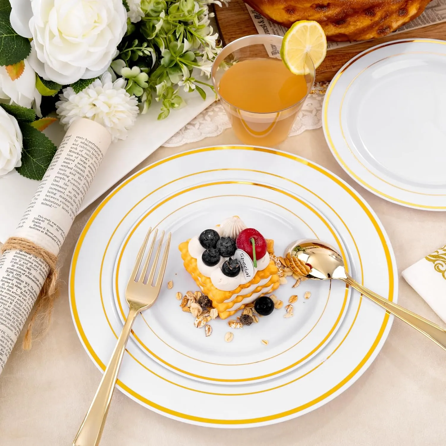 bUCLA 350PCS Gold Plastic Dinnerware Set - Gold Disposable Dinnerware for 50 Guests, Includes 50 Dinner Plates, 50 Dessert Plates, 50 Forks, 50 Knives, 50 Spoons, 50 Cups & 50 Napkins for Party