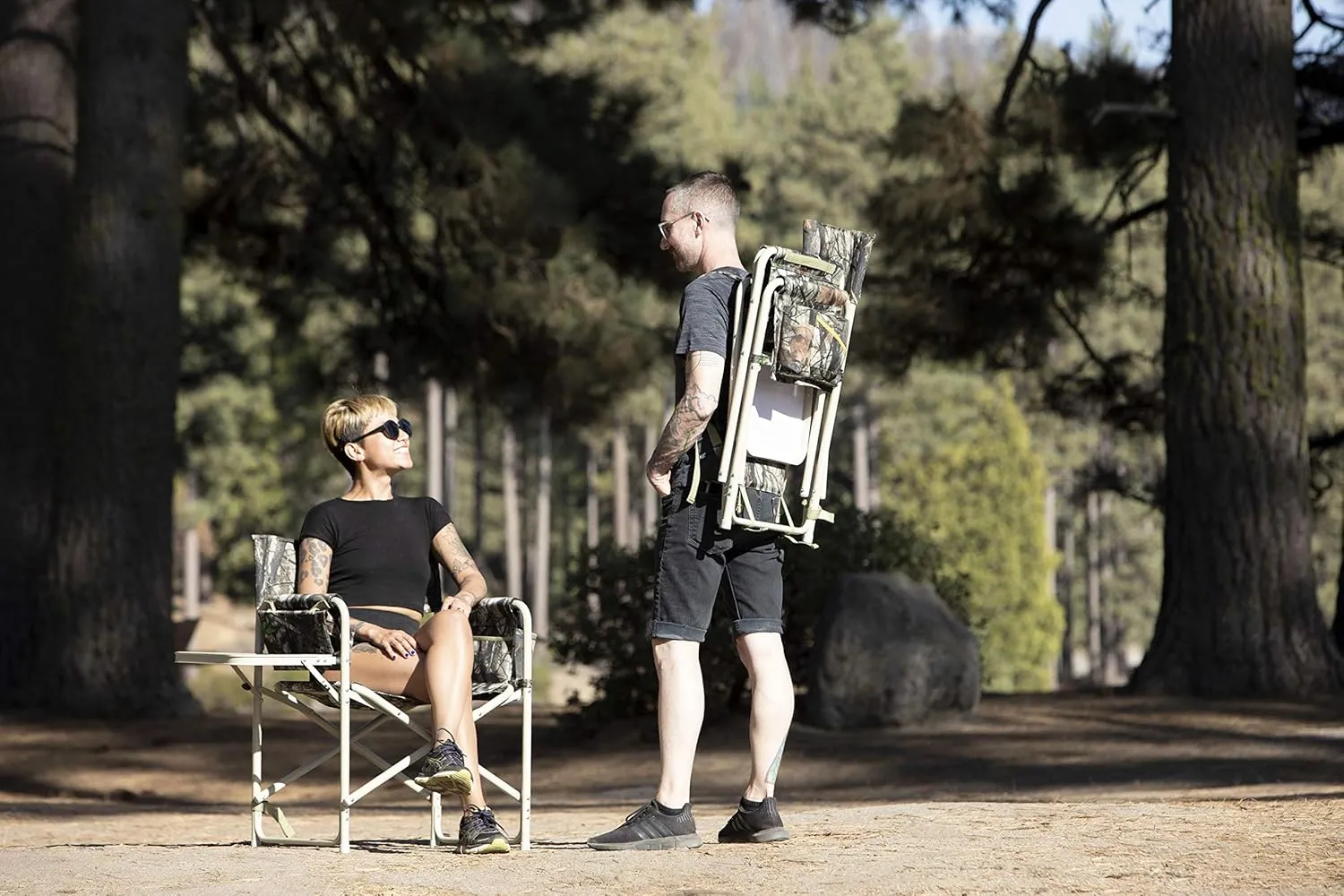 Picnic TIME Outdoor Directors Chair with Side Table, Beach Chair for Adults, Camping Chair with Table